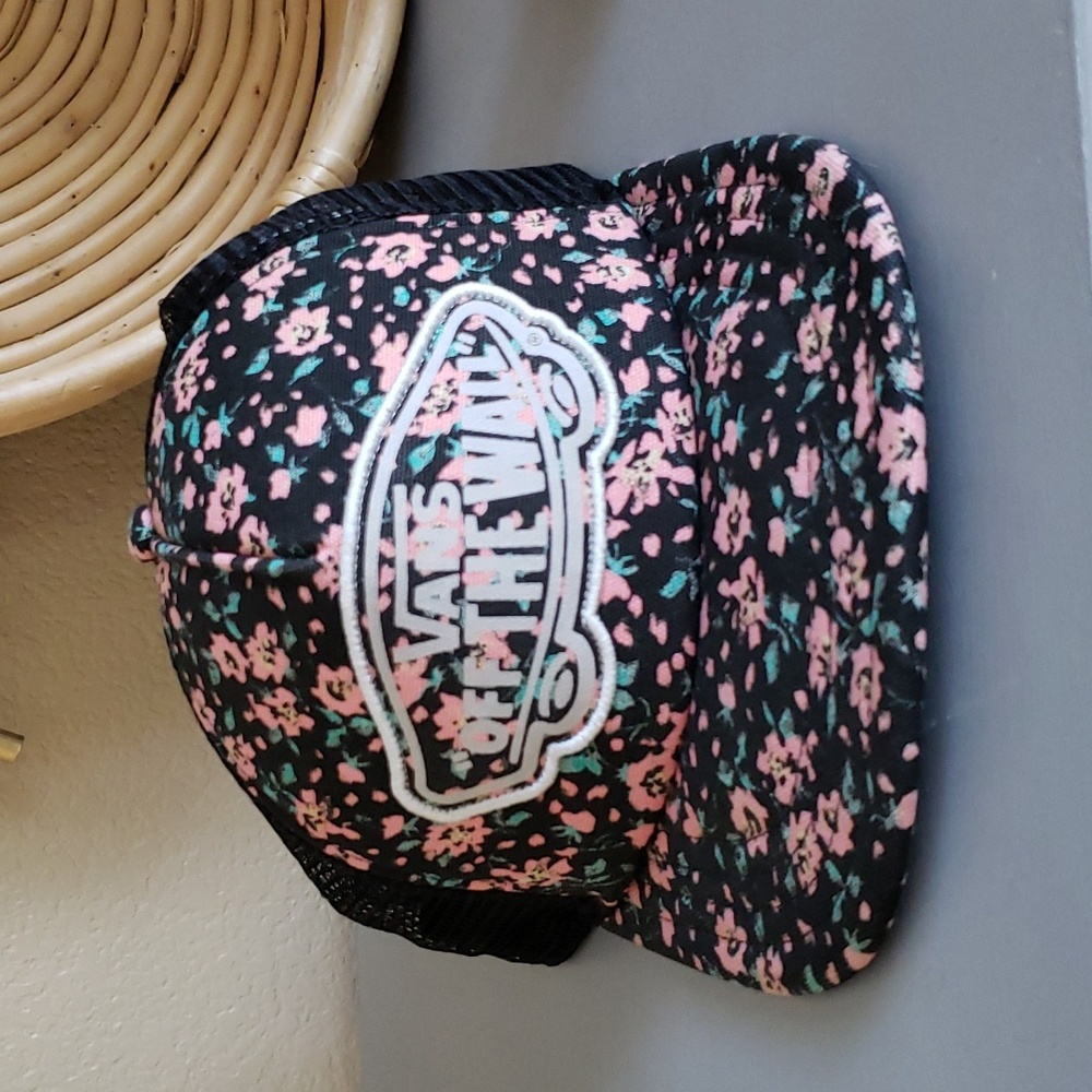 Vans Off The Wall Snap Back Truckers Hat